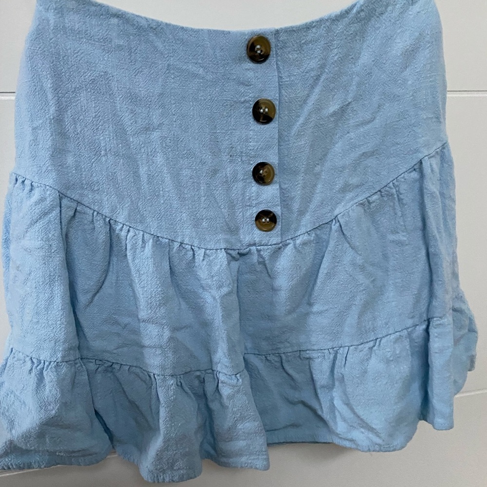 BRAND NEW NEVER WORN Blue flowy mini skirt